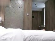 【国产精品】牛哥为了满足观众的愿望干完连体网袜兼职妹后又通过招嫖卡片找了个欲女少妇啪啪